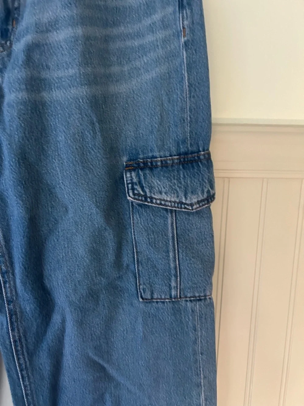 Old Navy Size 6 High Rise Cargo Sky-Hi Wide Leg Jeans - Picture 3 of 10